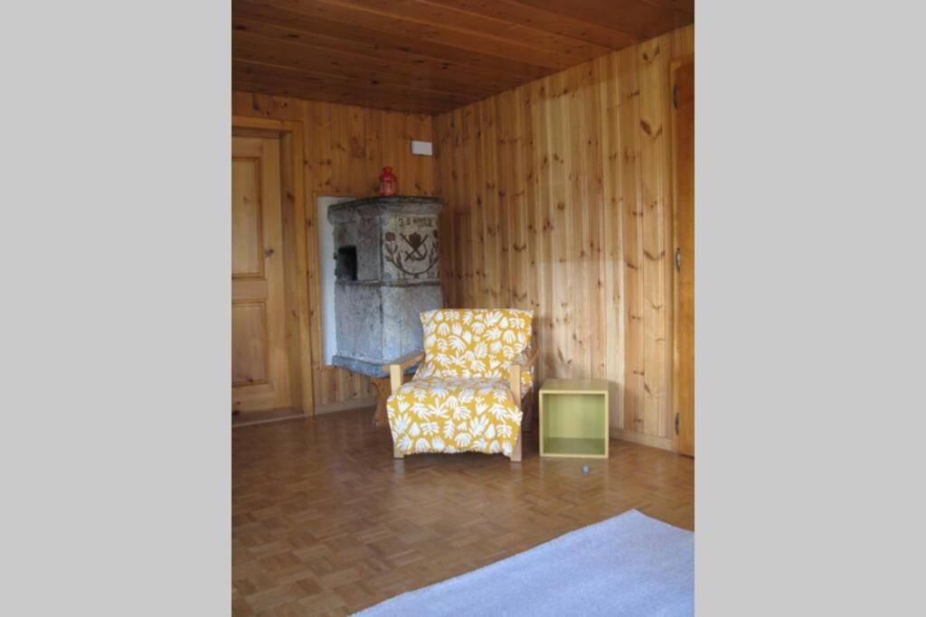 Alpia 26 - Zwei Zimmerwohnung In Traditionellem Walliser Haus Gasenried Luaran gambar